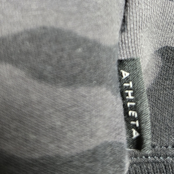 ATHLETA Triumph Black Camo Printed Crewneck Sweatshirt- Women’s Size Medium - Picture 8 of 9